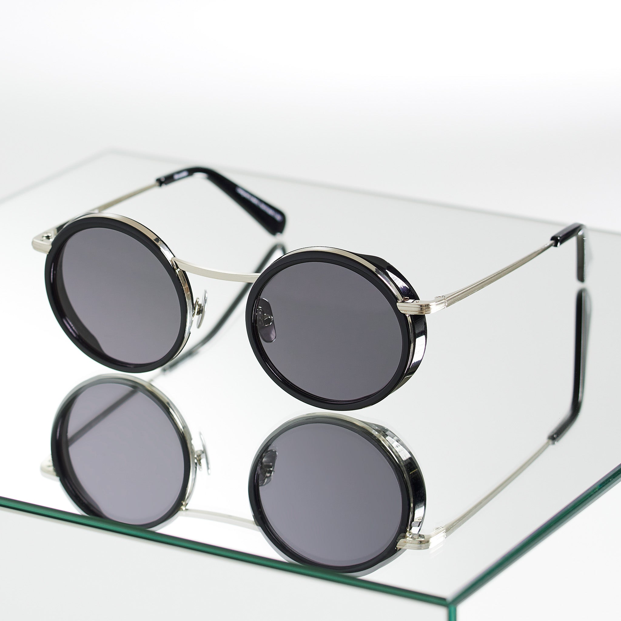 Chillwave Silver Black Gray - Lilienthal Berlin