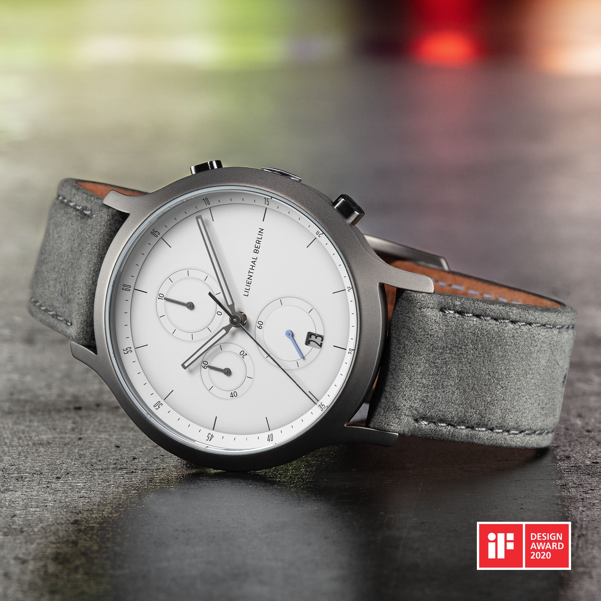 Chronograph – Dark Silver White