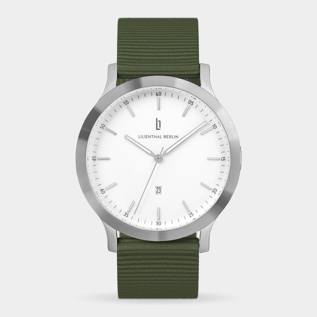 Huxley – Silver White Sportive