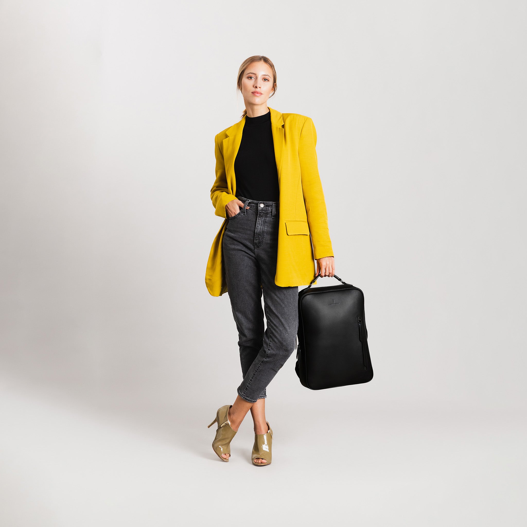 Minimalist Backpack Cactus Leather Black - Lilienthal Berlin